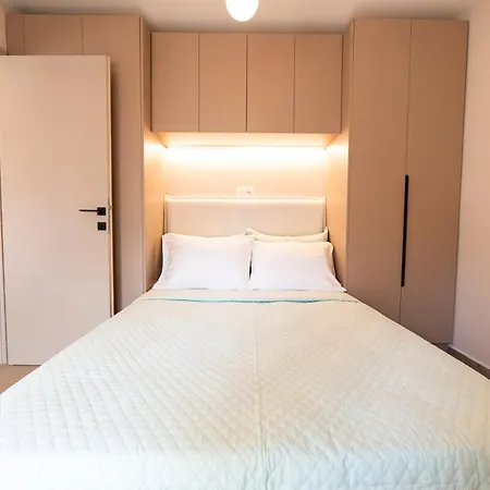 Lumen Boutique Luxury Delfon Apartament *